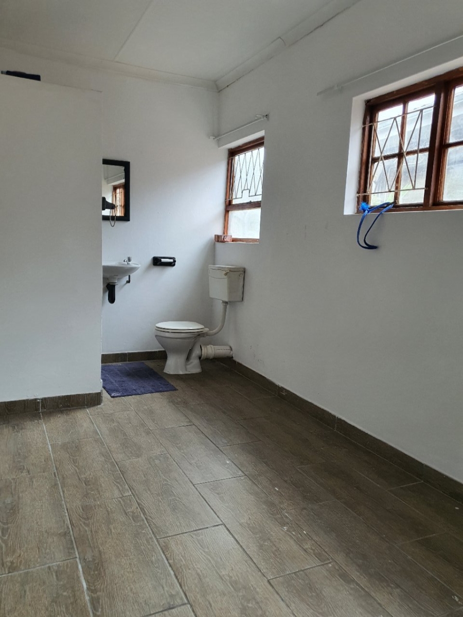 To Let 4 Bedroom Property for Rent in Azalea Park Eastern Cape